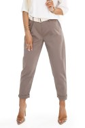 590-1 Stylowe spodnie z kieszeniami i ozdobnym paskiem - MOCHA MOUSSE